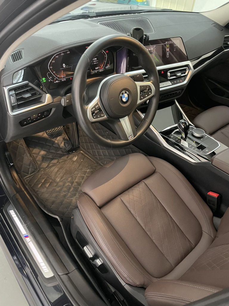 BMW 3 серии, 2022 года с обновленным дизайном, 320Li M Sport Package - Huishida Trading