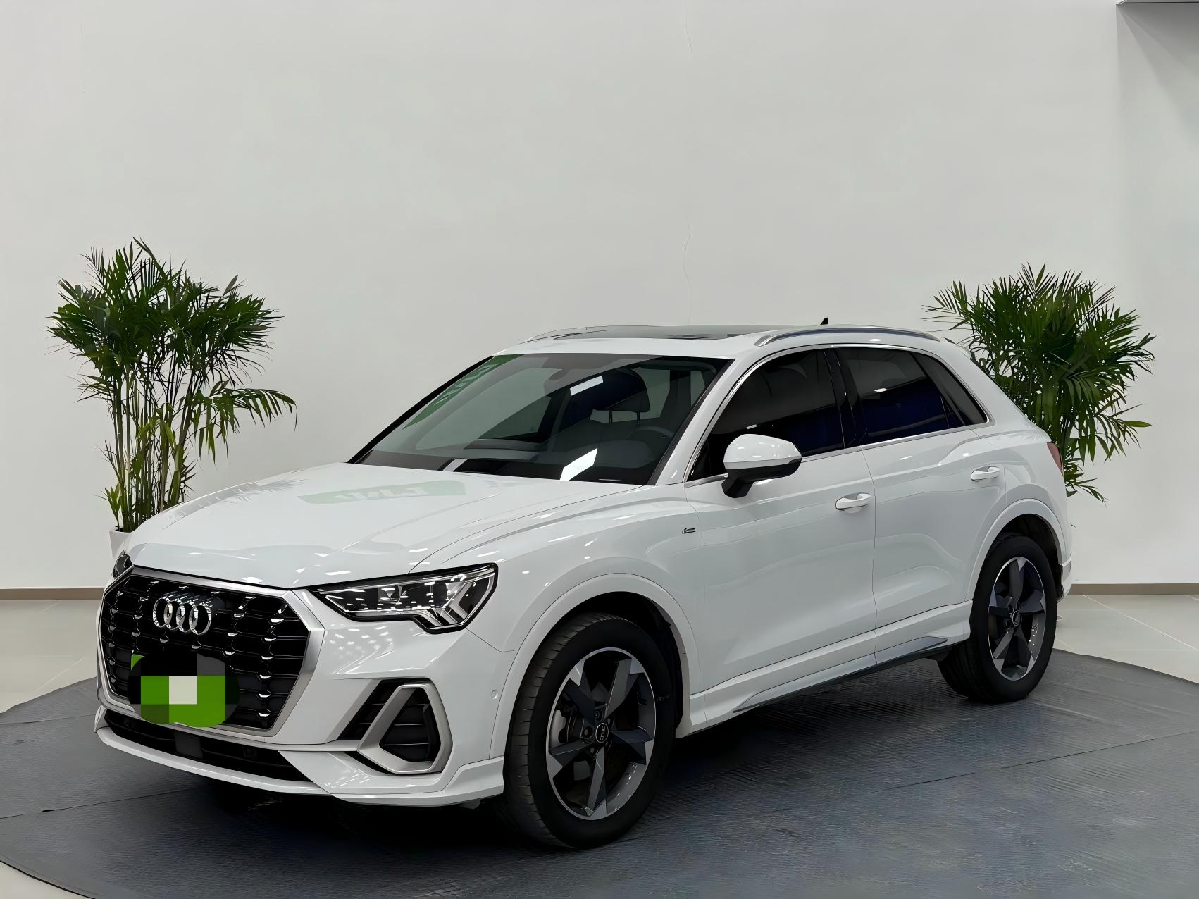 Audi Q3  2021 года  35 TFSI Sportline