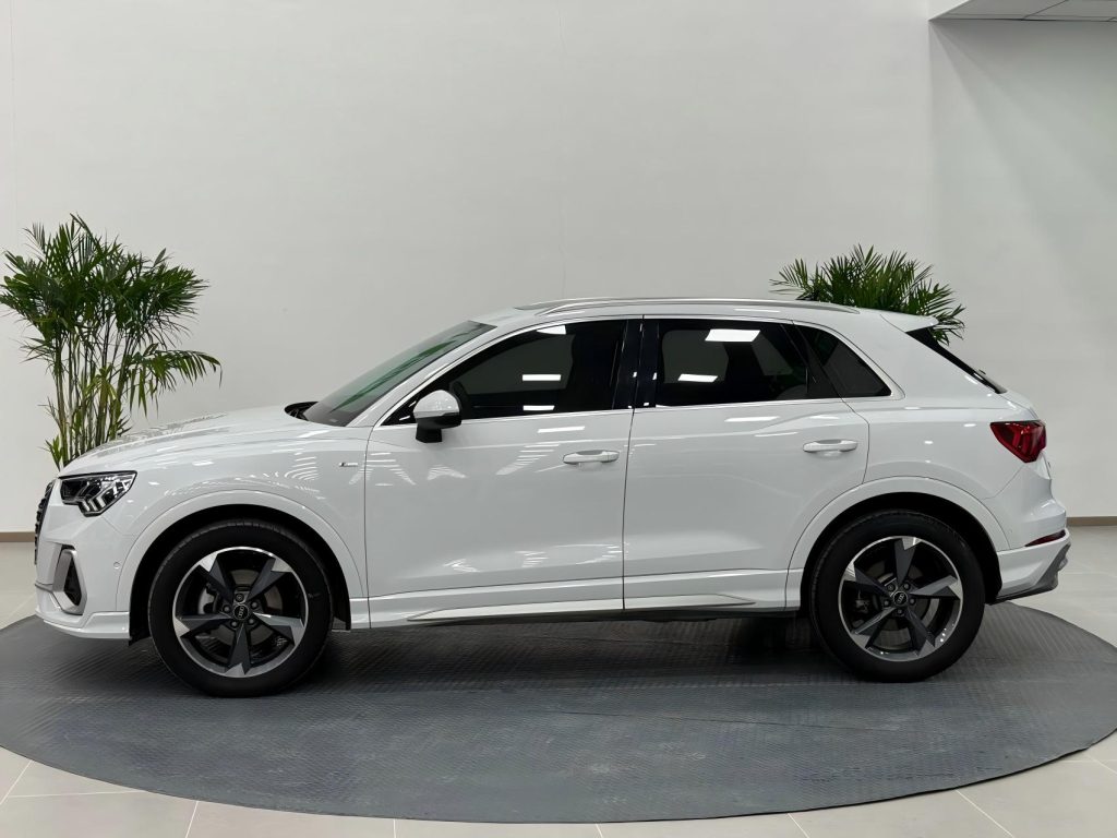 Audi Q3 2021 года 35 TFSI Sportline - Huishida Trading