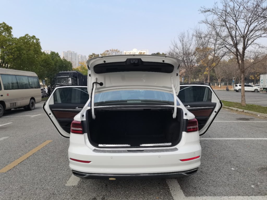 Volkswagen Lavida 2022 280TSI DSG Luxury Edition - Huishida Trading