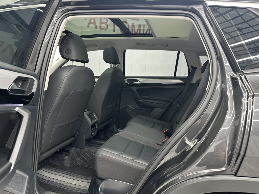 Volkswagen TAYRON 2022 280TSI с двухколесным приводом, версия Luxury Smart Connect Edition - Huishida Trading