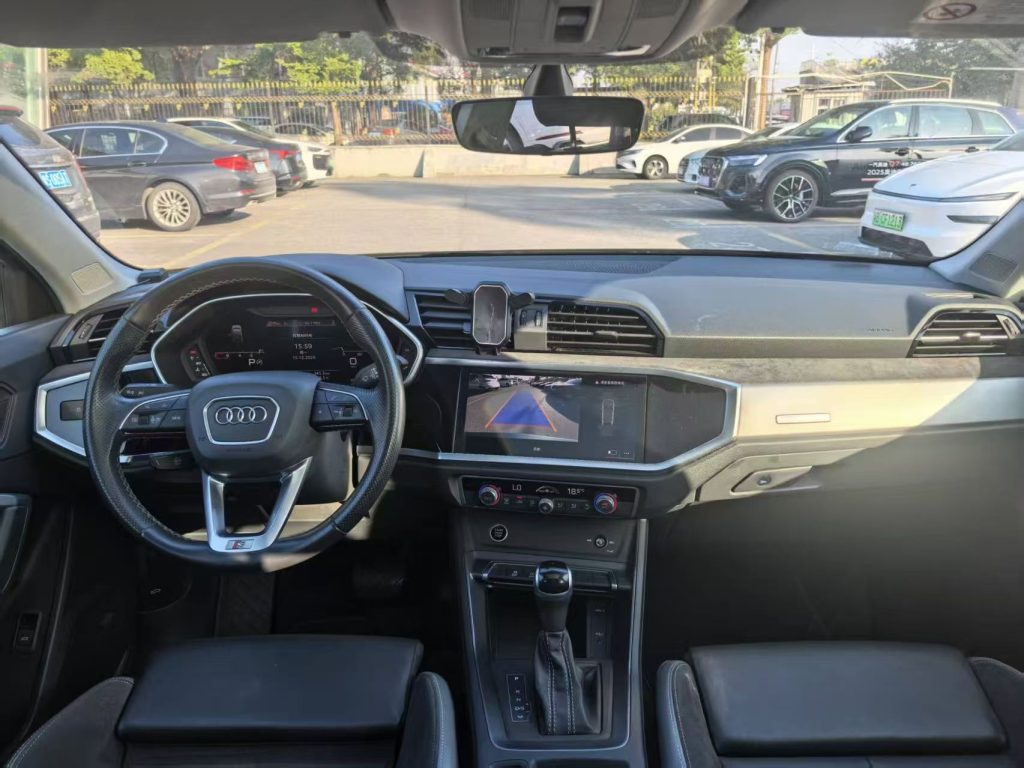 Audi Q3 Sportback 2023 35 TFSI Progressive Dynamic (1.4T) - Huishida Trading