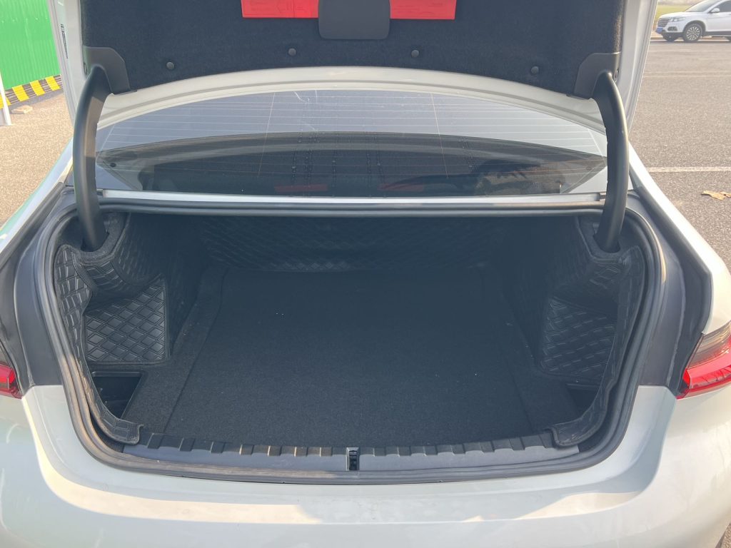 BMW 3 Series 2023 320Li M Sport Package - Huishida Trading