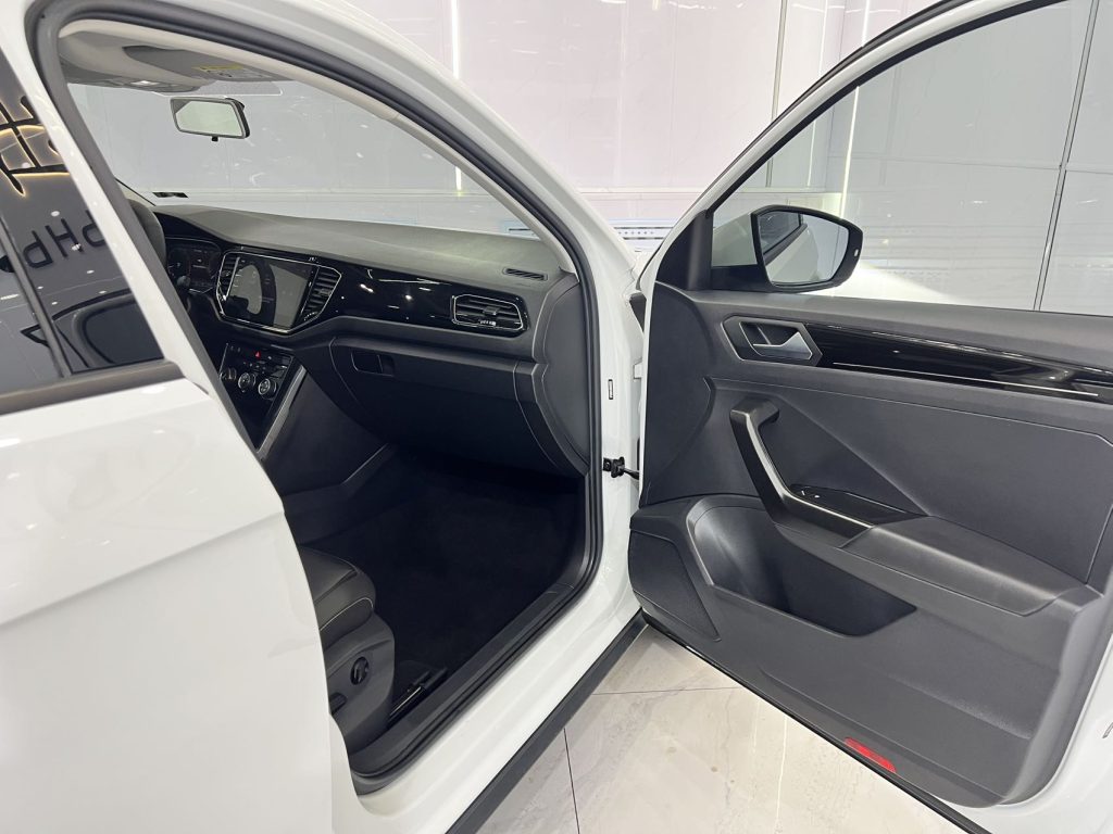 Volkswagen T-ROC 2022 280TSI DSG 2WD Comfort PLUS - Huishida Trading