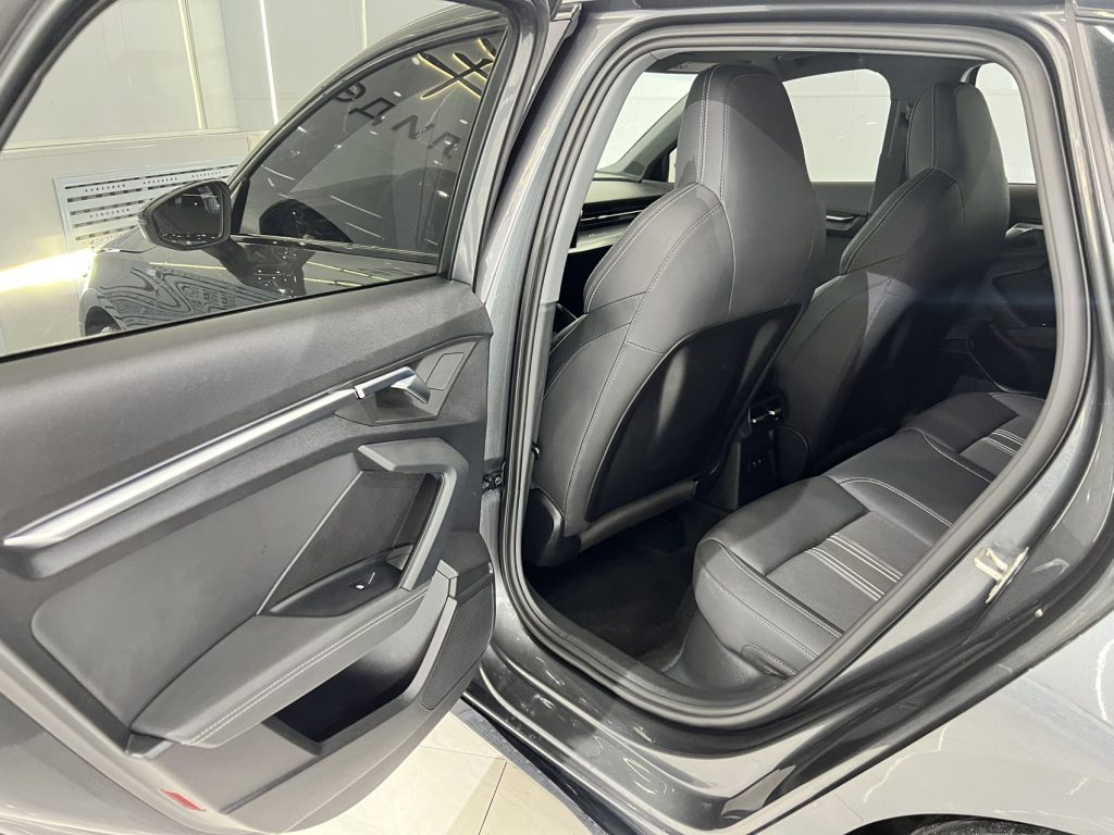 Audi A3 2022 Sportback 35 TFSI Fashion Sport Edition - Huishida Trading