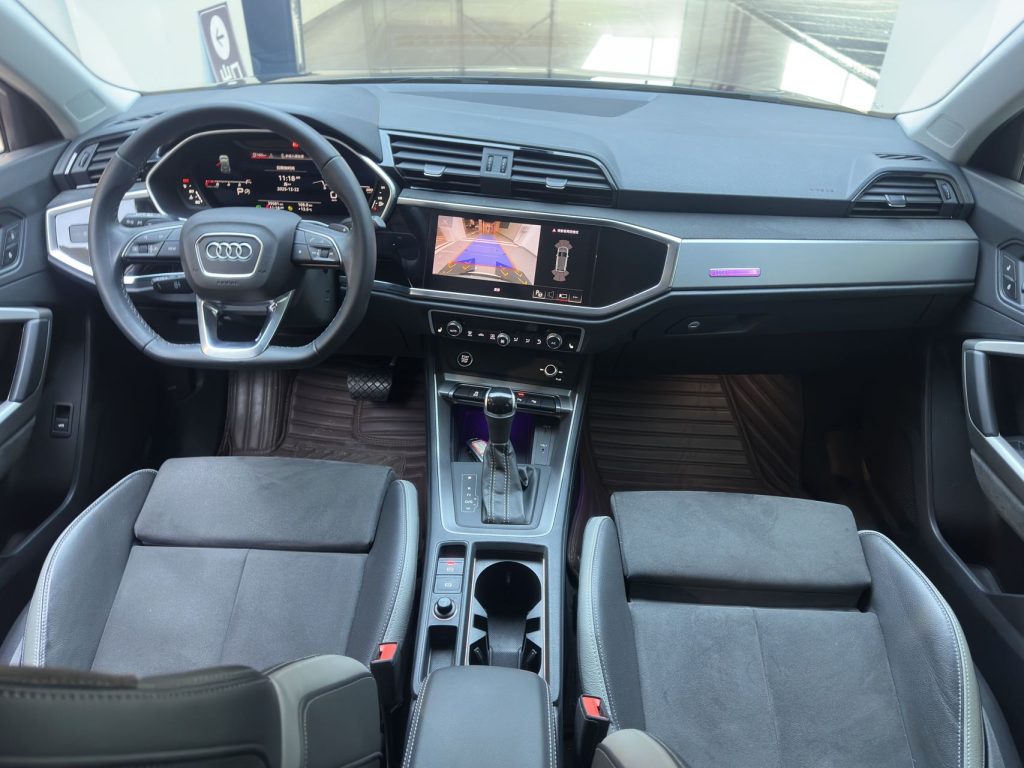 Audi Q3 2023 35 TFSI Sportline (1.4T) - Huishida Trading