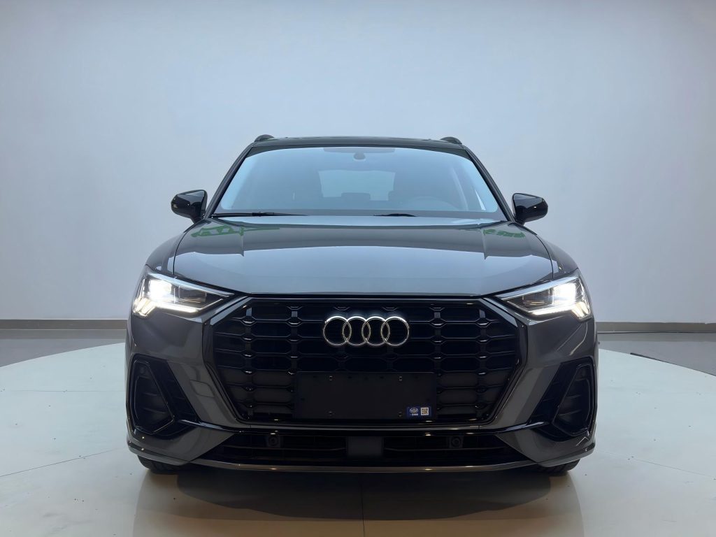 Audi Q3 2023 35 TFSI Sportline (1.4T) - Huishida Trading