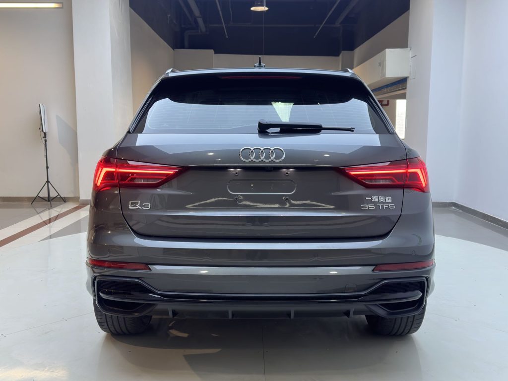 Audi Q3 2023 35 TFSI Sportline (1.4T) - Huishida Trading