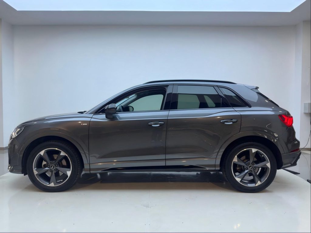 Audi Q3 2023 35 TFSI Sportline (1.4T) - Huishida Trading