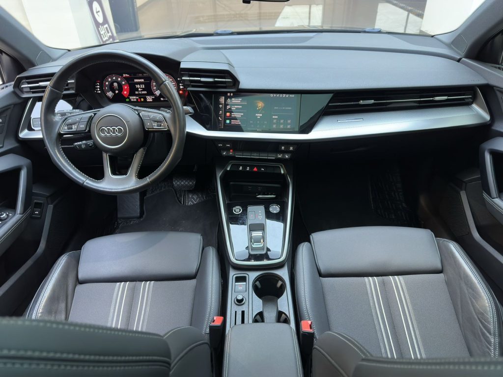 Audi A3 2021 Sportback 35 TFSI Спортивный стиль - Huishida Trading