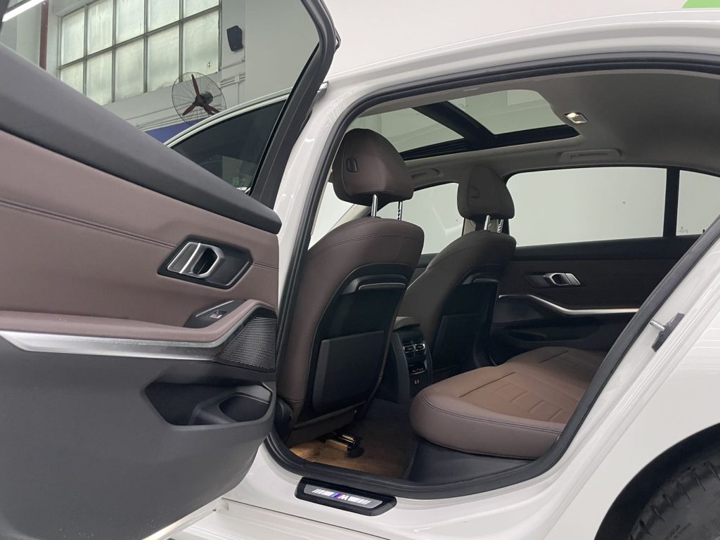 BMW 3 серии 2021 года с обновленным дизайном 320Li M Sport Package - Huishida Trading