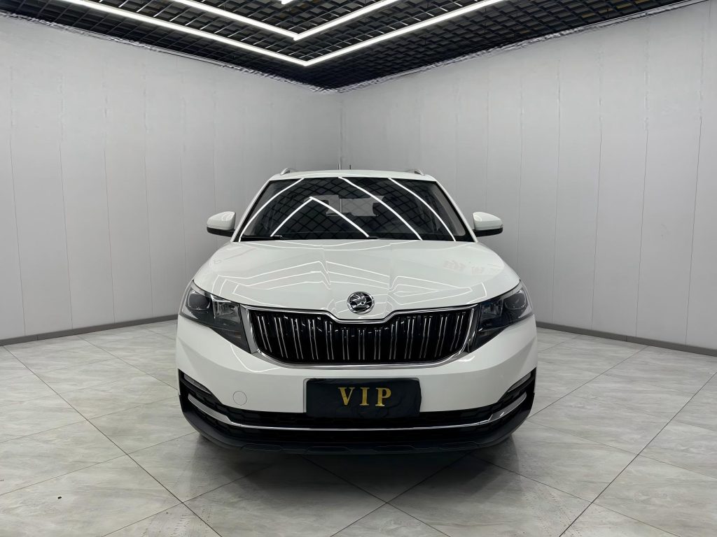 Škoda Kamiq 2021 1,5 л, автоматическая коробка передач, версия Comfort Edition - Huishida Trading