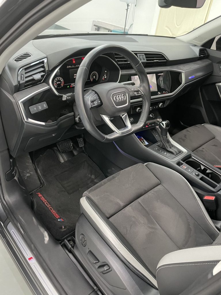 Audi Q3 2022 Модель 35 TFSI Sportline - Huishida Trading