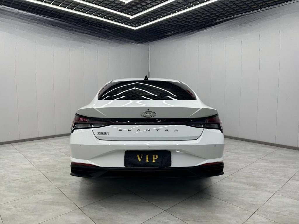 Hyundai Elantra 2022 года 1,5 л CVT LUX Premium Edition - Huishida Trading