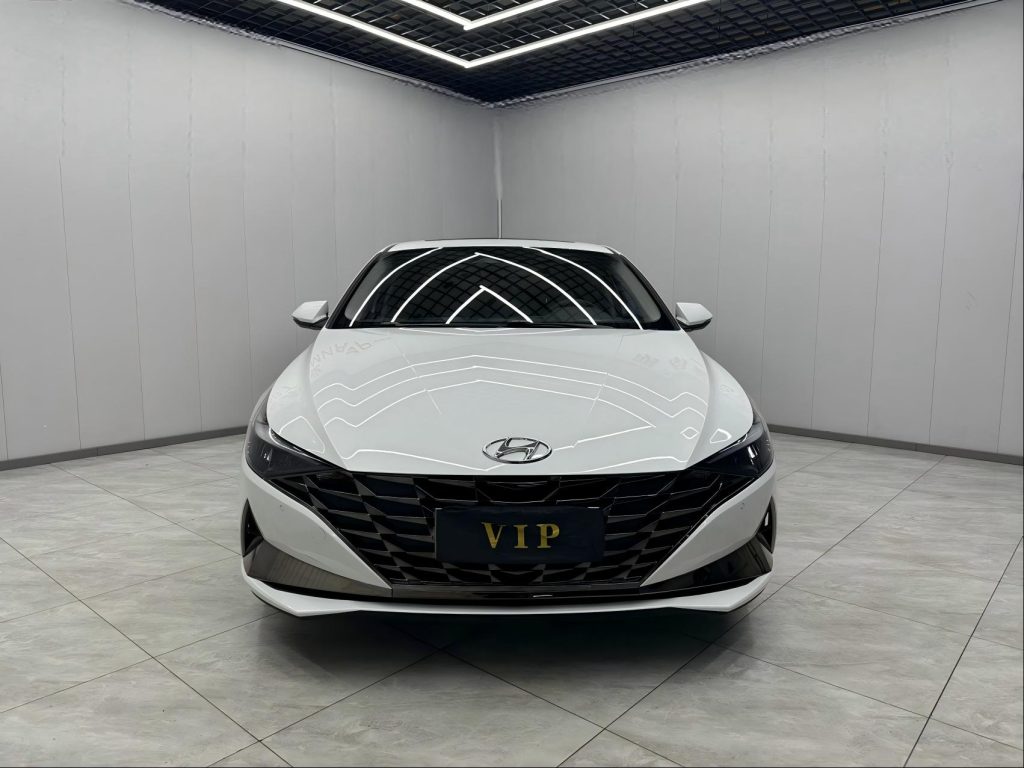 Hyundai Elantra 2022 года 1,5 л CVT LUX Premium Edition - Huishida Trading