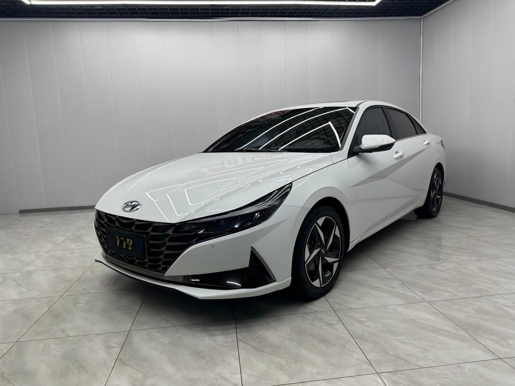 Hyundai Elantra 2022 года 1,5 л CVT LUX Premium Edition - Huishida Trading