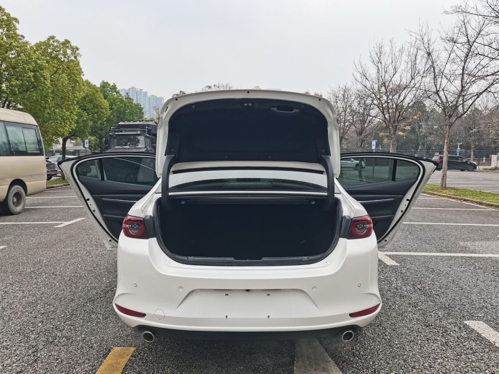 Mazda3 Axela 2021 2.0L Automatic Premium Edition - Huishida Trading