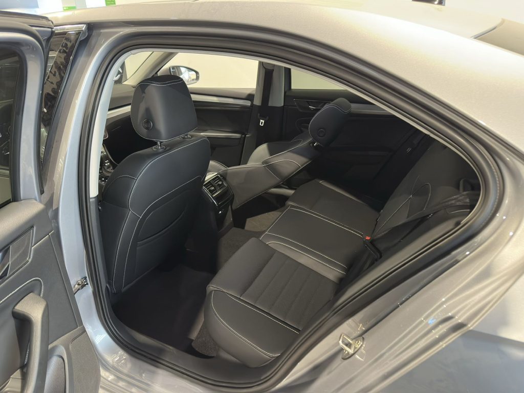 Škoda Superb 2022 года TSI280 DSG Prestige Edition - Huishida Trading