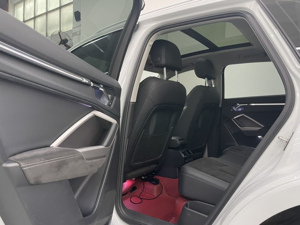 Audi Q3 2021 года 35 TFSI Sportline - Huishida Trading