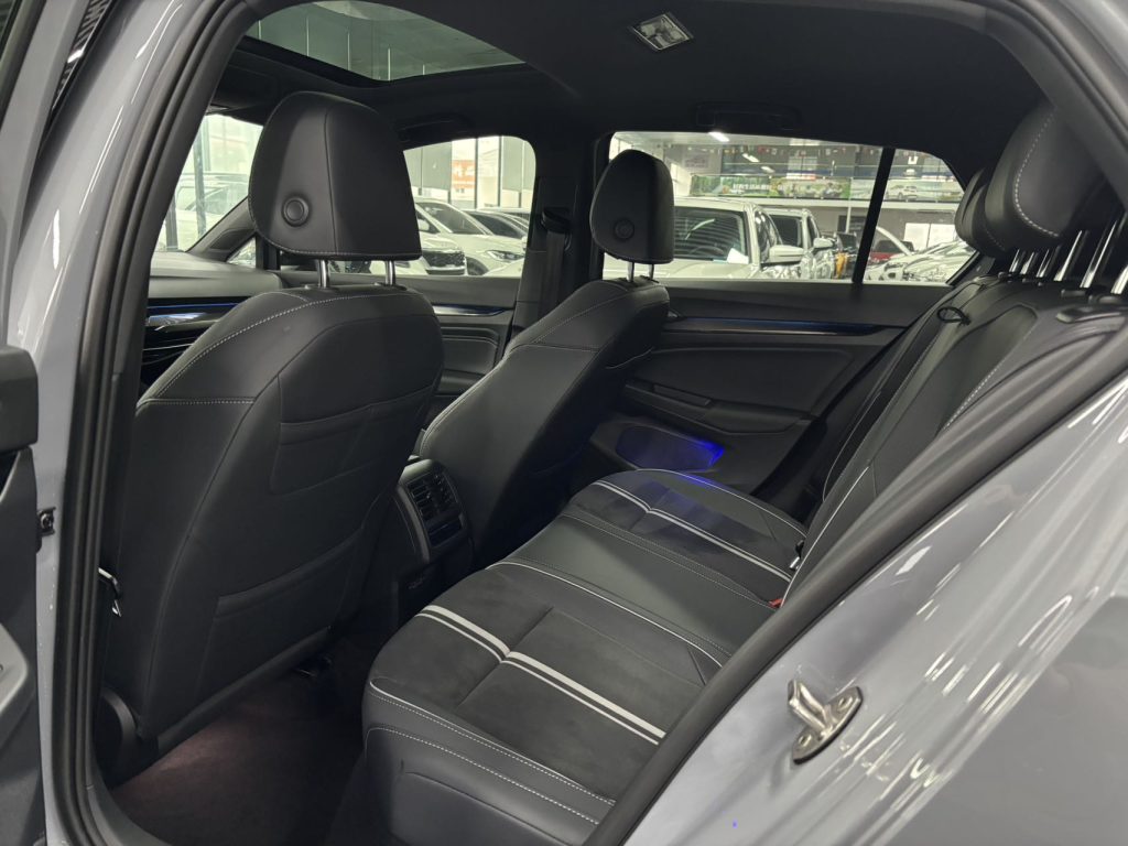 Volkswagen Golf 2021 280TSI DSG R-Line - Huishida Trading