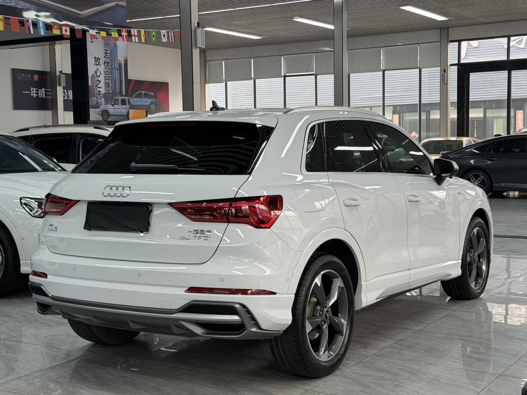Audi Q3 2023 35 TFSI Sportline (1.4T) - Huishida Trading