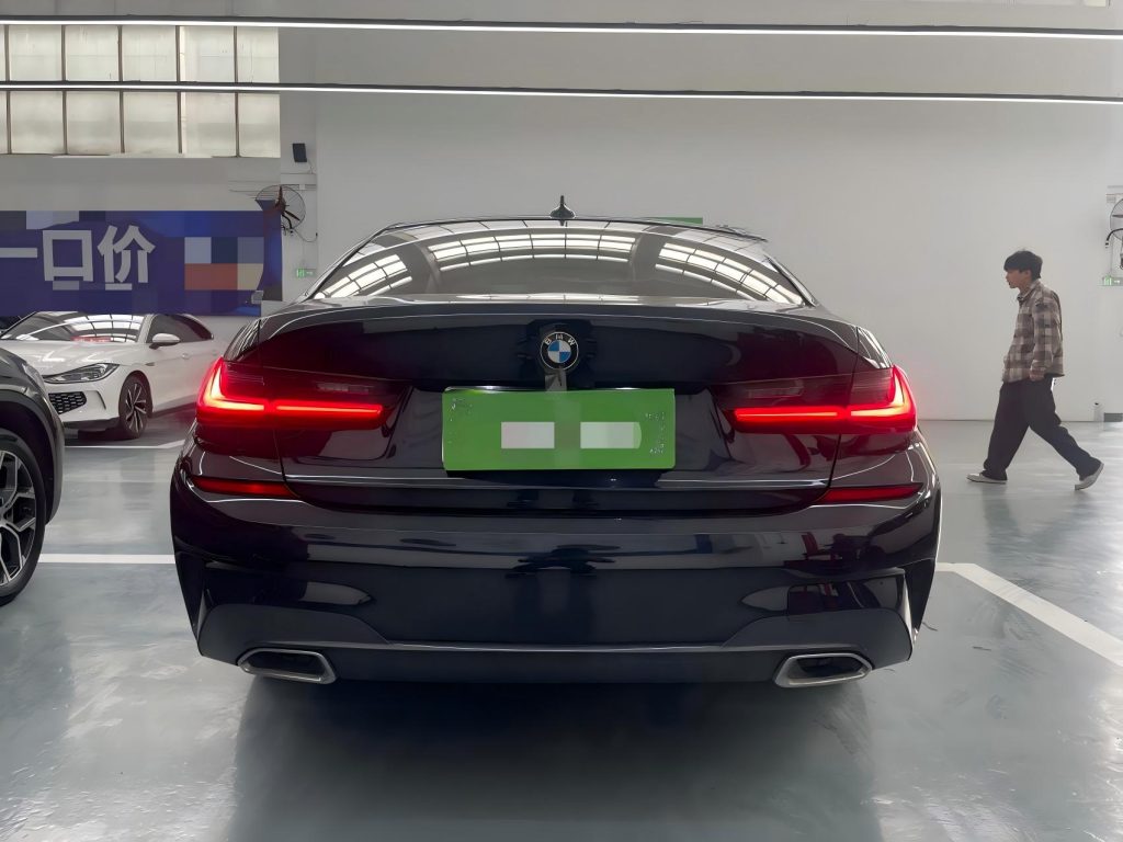 BMW 3 серии 2022 года 320Li M Sport Package - Huishida Trading