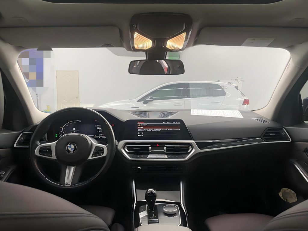 BMW 3 серии 2022 года 320Li M Sport Package - Huishida Trading