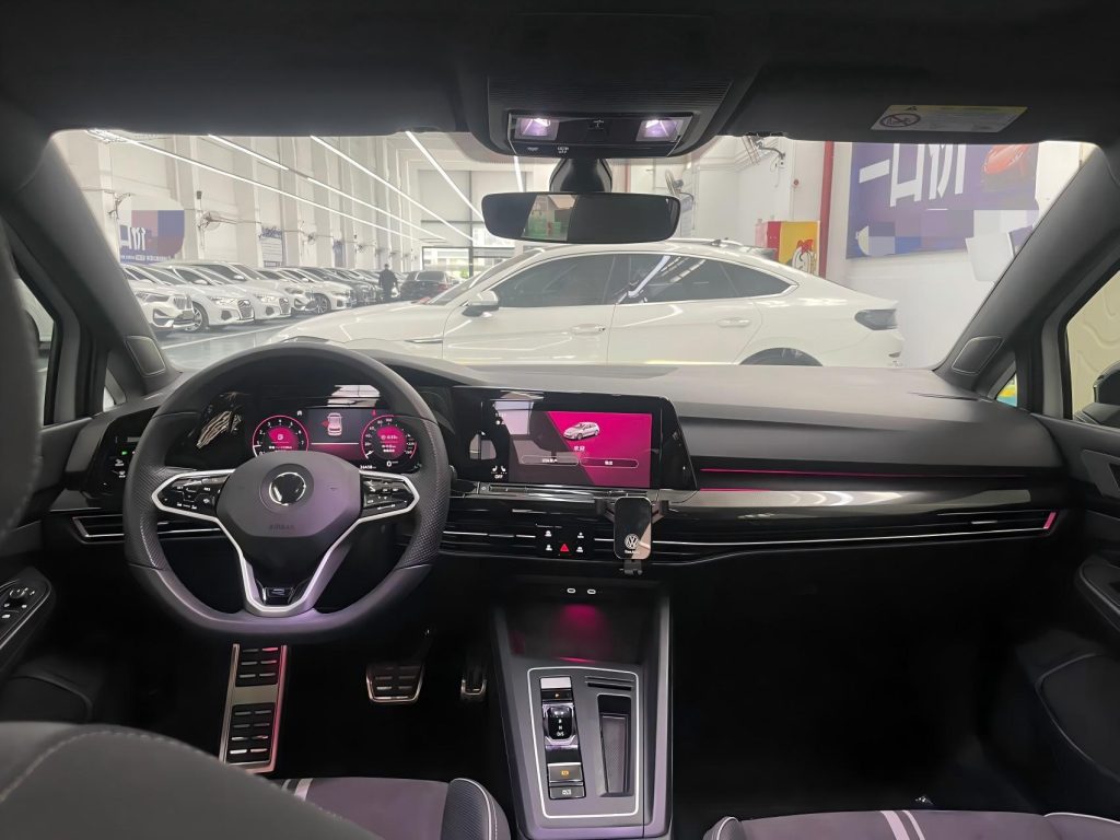 Volkswagen Golf 2023 Модель 280TSI DSG R-Line Lite - Huishida Trading