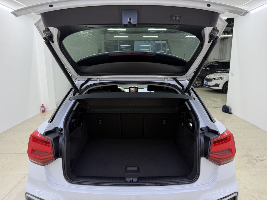 Audi Q2L 2021 35 TFSI Sporty Style - Huishida Trading