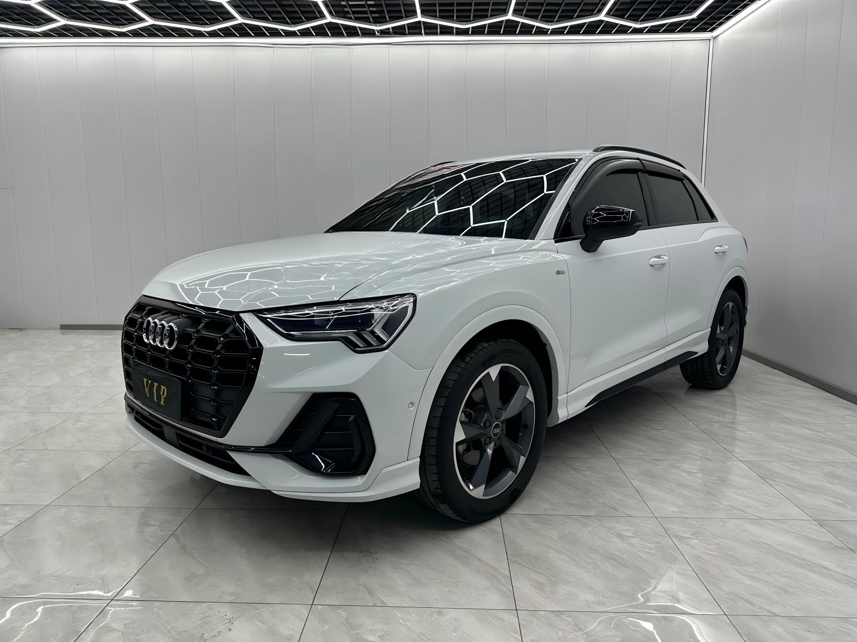 Audi Q3   2021 года  35 TFSI Sportline