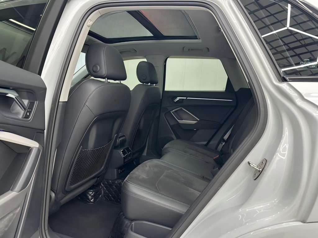 Audi Q3 2021 года 35 TFSI Sportline - Huishida Trading