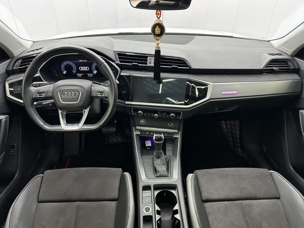 Audi Q3 2021 года 35 TFSI Sportline - Huishida Trading