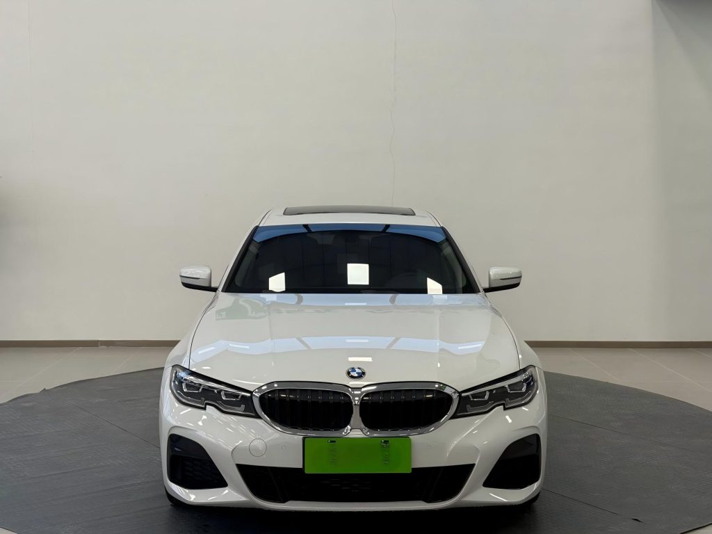 BMW 3 серии 2022 года с обновленным дизайном 320Li M Sport Package - Huishida Trading