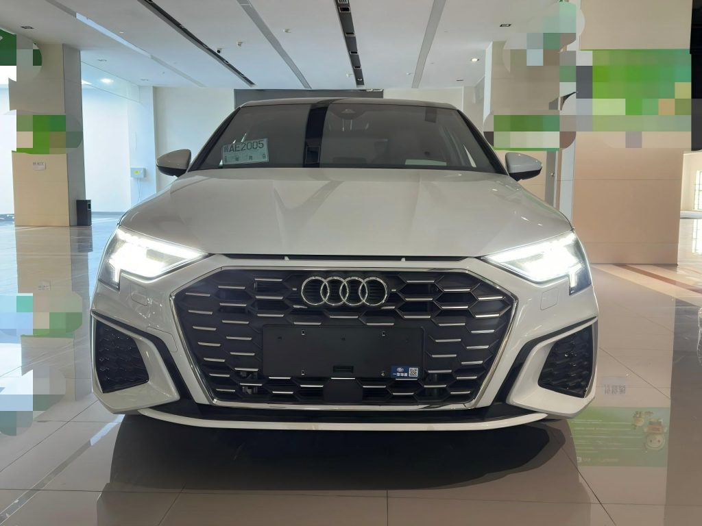 Audi A3 Белый 2022 Sportback 35 TFSI Спортивный стиль - Huishida Trading