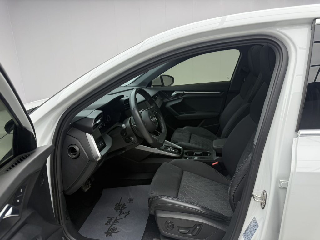 Audi A3 2022 A3L Limousine 35 TFSI Luxury Sport - Huishida Trading