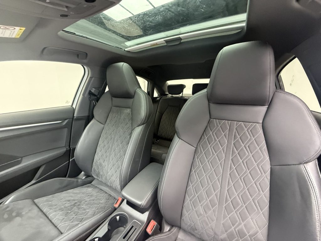 Audi A3 2022 A3L Limousine 35 TFSI Luxury Sport - Huishida Trading