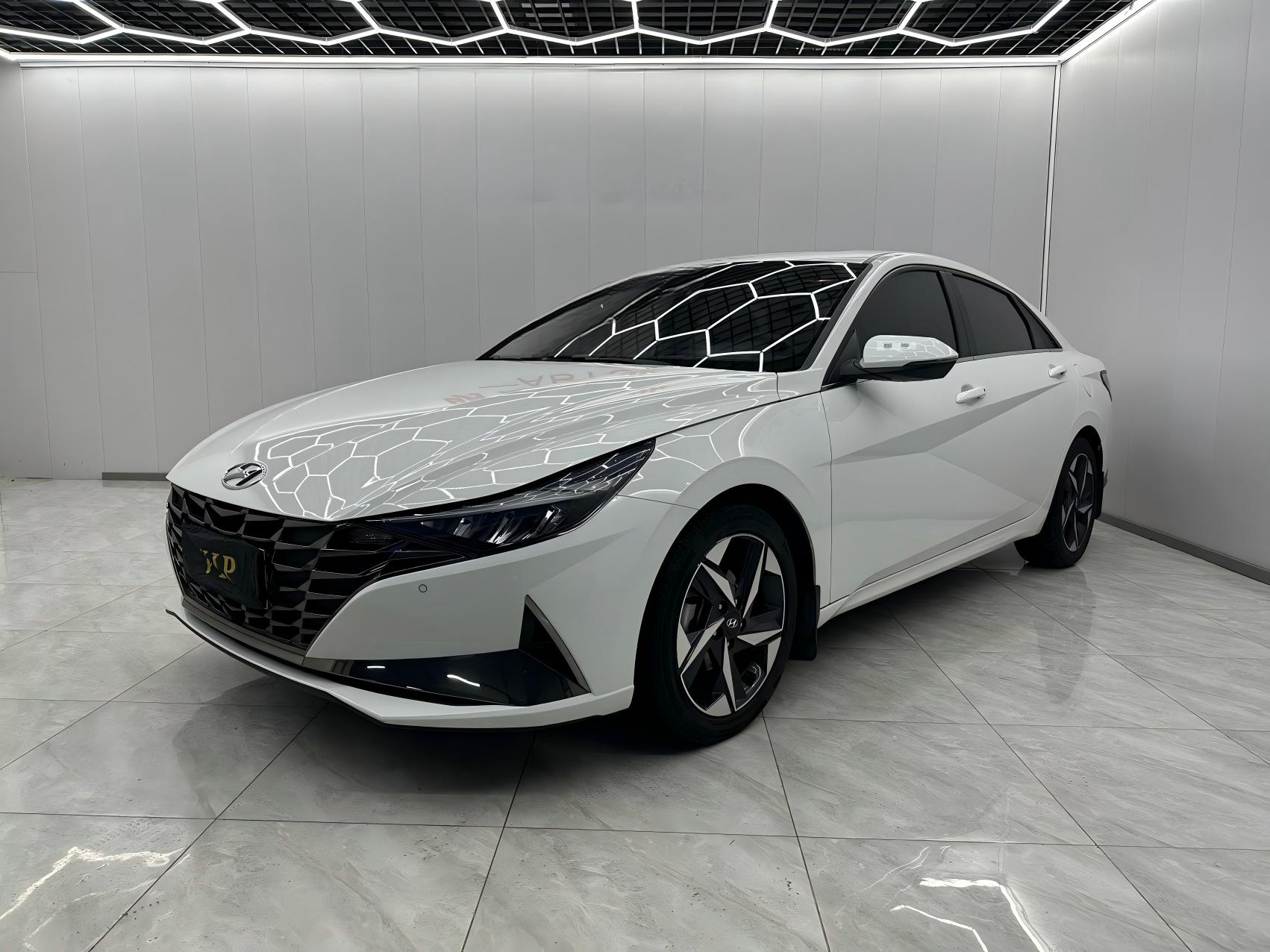 Hyundai Elantra 2022 года  1,5 л CVT GLX Elite Edition