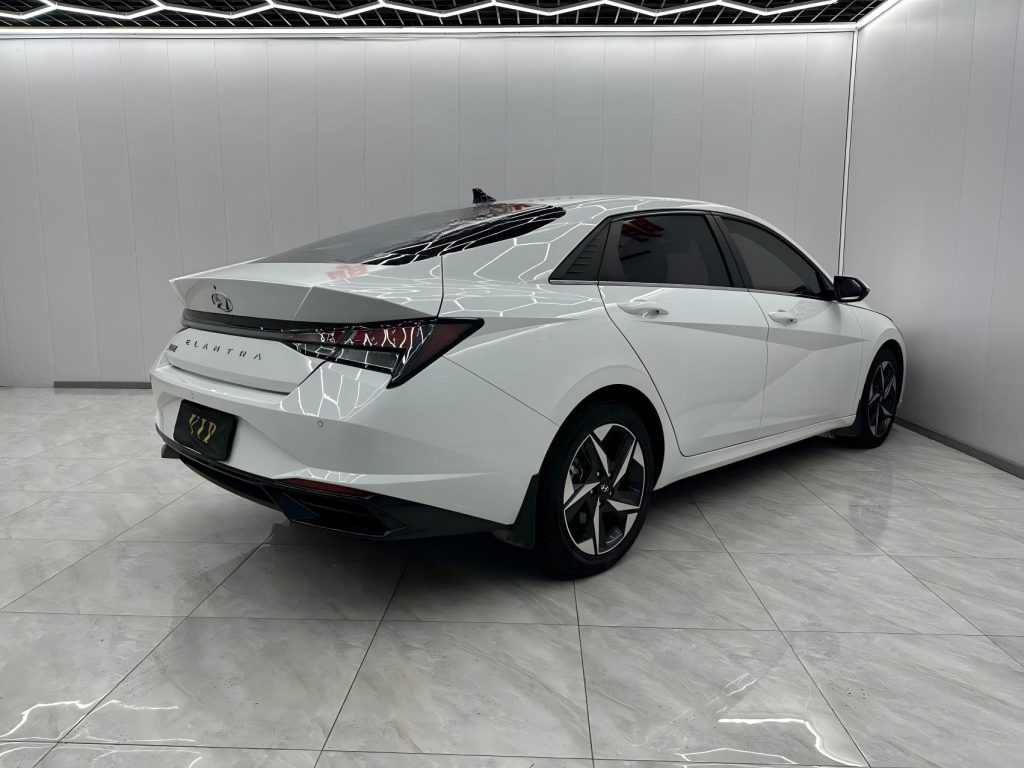 Hyundai Elantra 2022 года 1,5 л CVT GLX Elite Edition - Huishida Trading