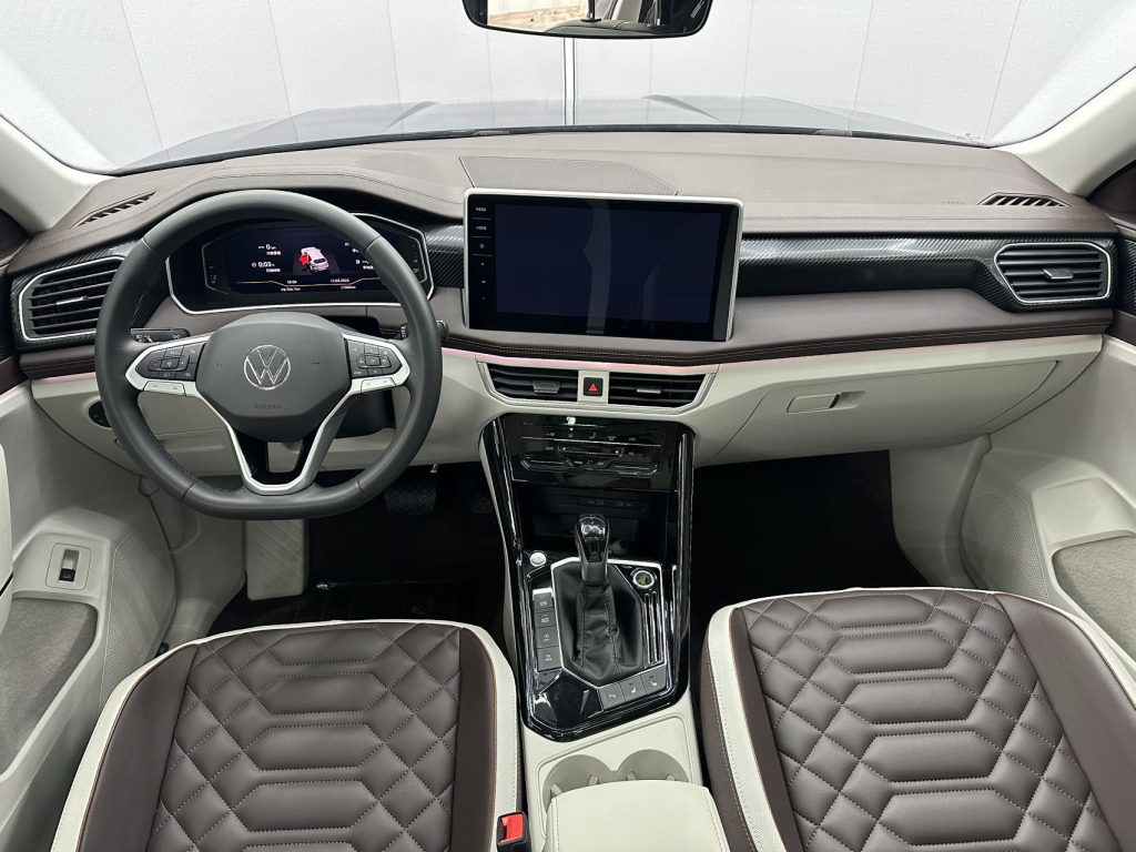 Volkswagen TAYRON 2023 280TSI с передним приводом Luxury Plus Advanced Edition - Huishida Trading