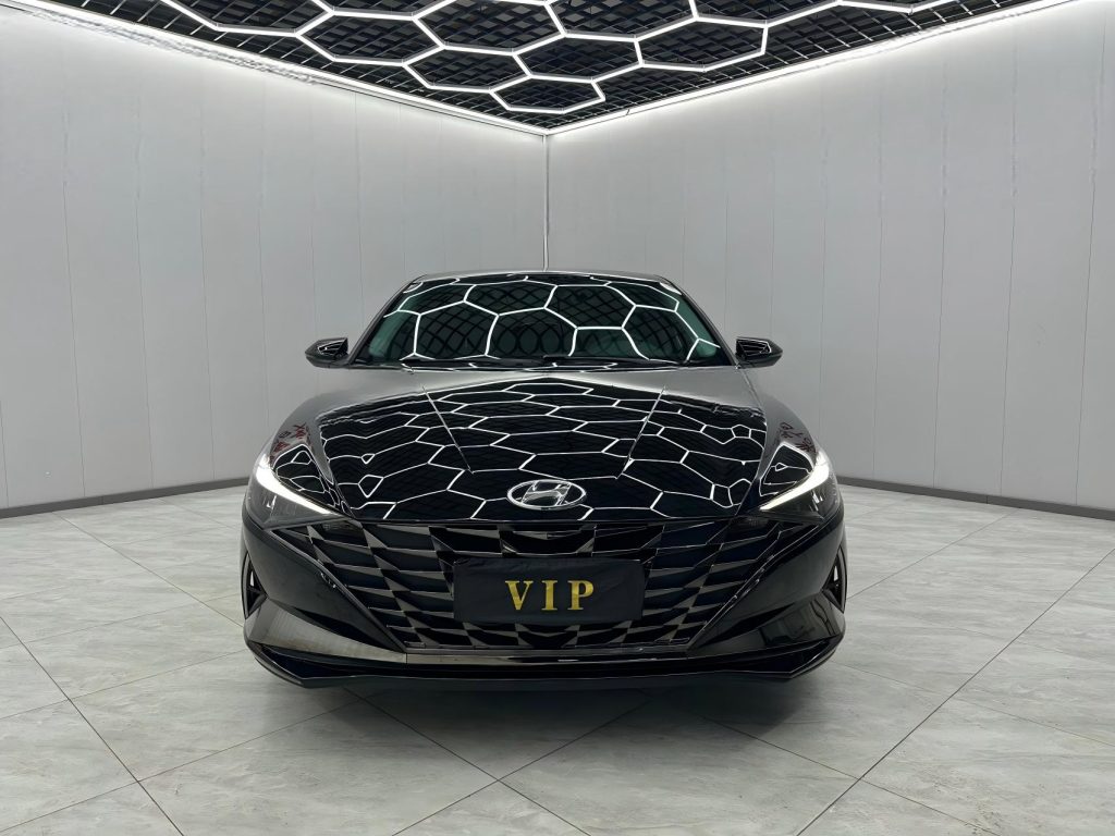 Hyundai Elantra 2021 года 1,5 л CVT LUX Premium Edition - Huishida Trading