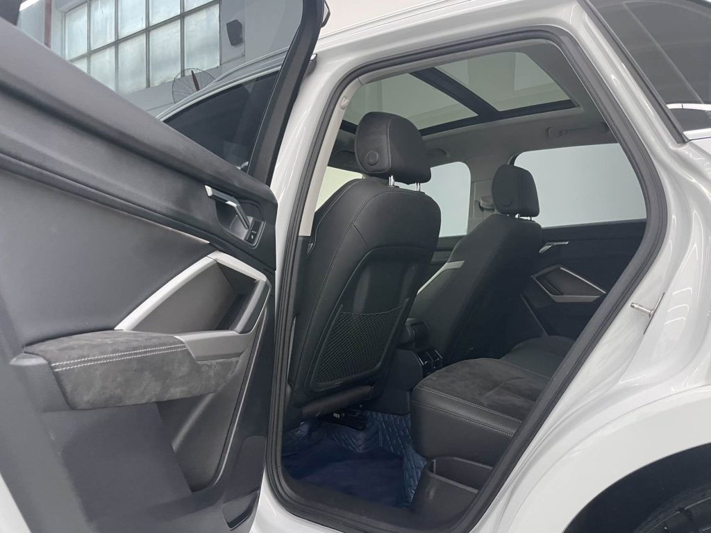 Audi Q3 2022 Model 35 TFSI Sportline - Huishida Trading