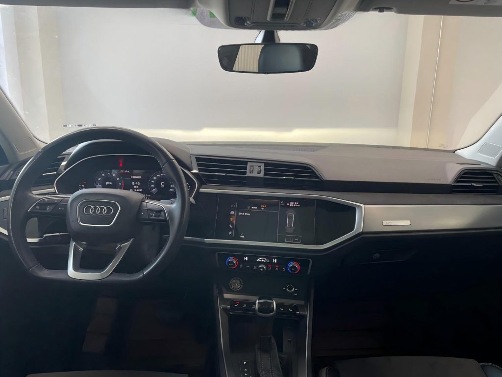 Audi Q3 2021 года 35 TFSI Sportline - Huishida Trading