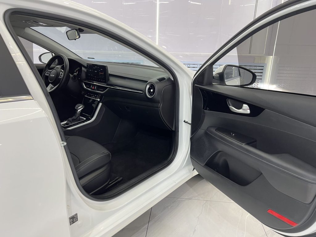 Kia K3 2021 Facelift 1.5L CVT Fashion Edition - Huishida Trading