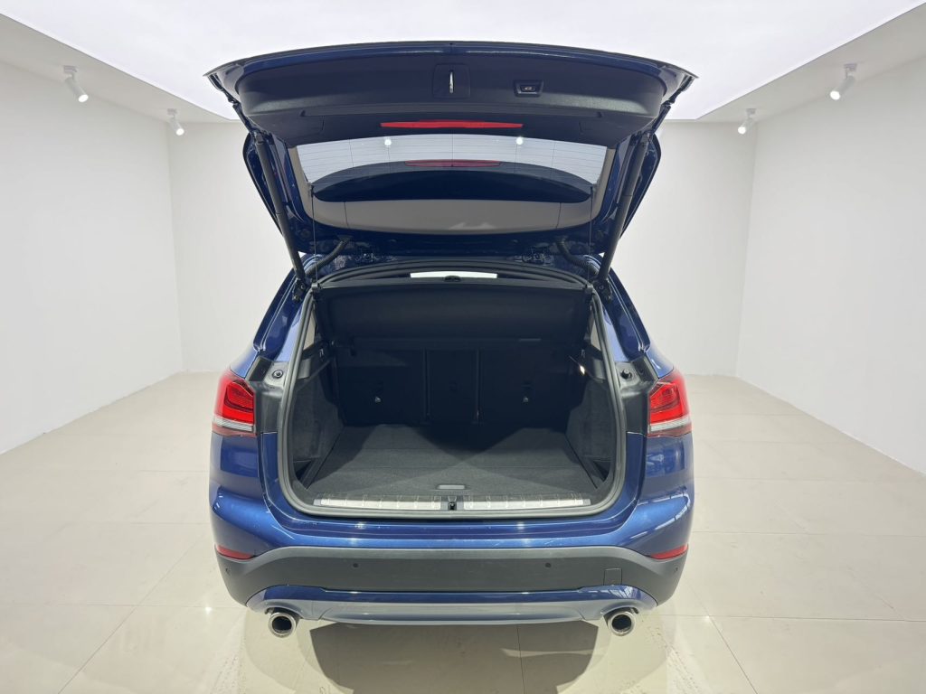 BMW X1 2021 sDrive20Li Fashion Edition - Huishida Trading