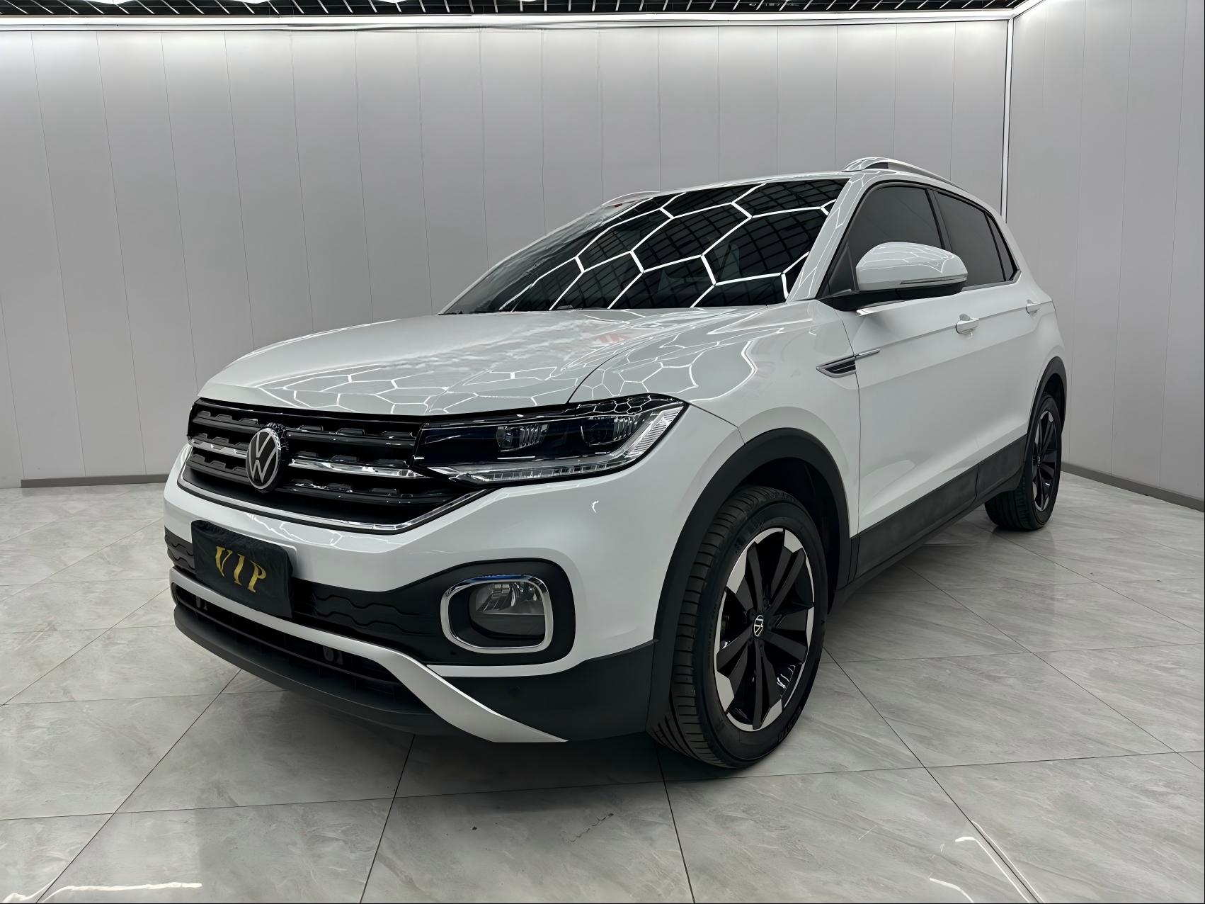 Volkswagen Tacqua 2021 года  1,5 л  Автоматическая коробка передач  Connect Edition