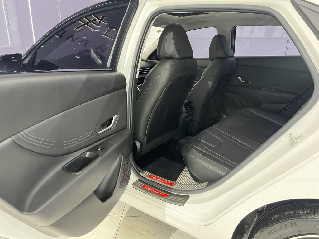 Hyundai Elantra 2022 1,5 л CVT LUX Premium Edition National VI - Huishida Trading