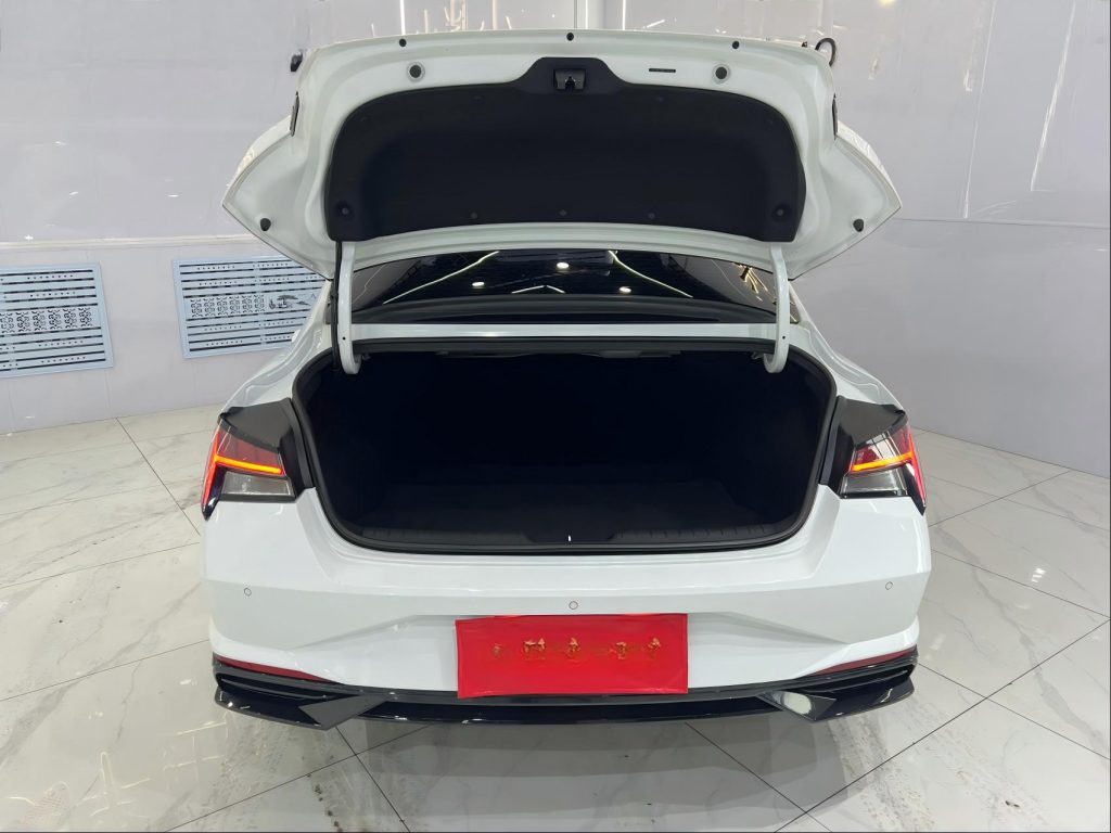 Hyundai Elantra 2022 1,5 л CVT LUX Premium Edition National VI - Huishida Trading