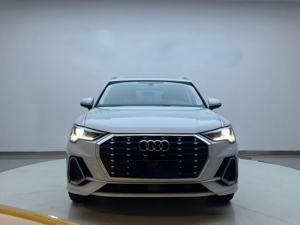 Audi Q3 2022 Model 35 TFSI Sportline - Huishida Trading