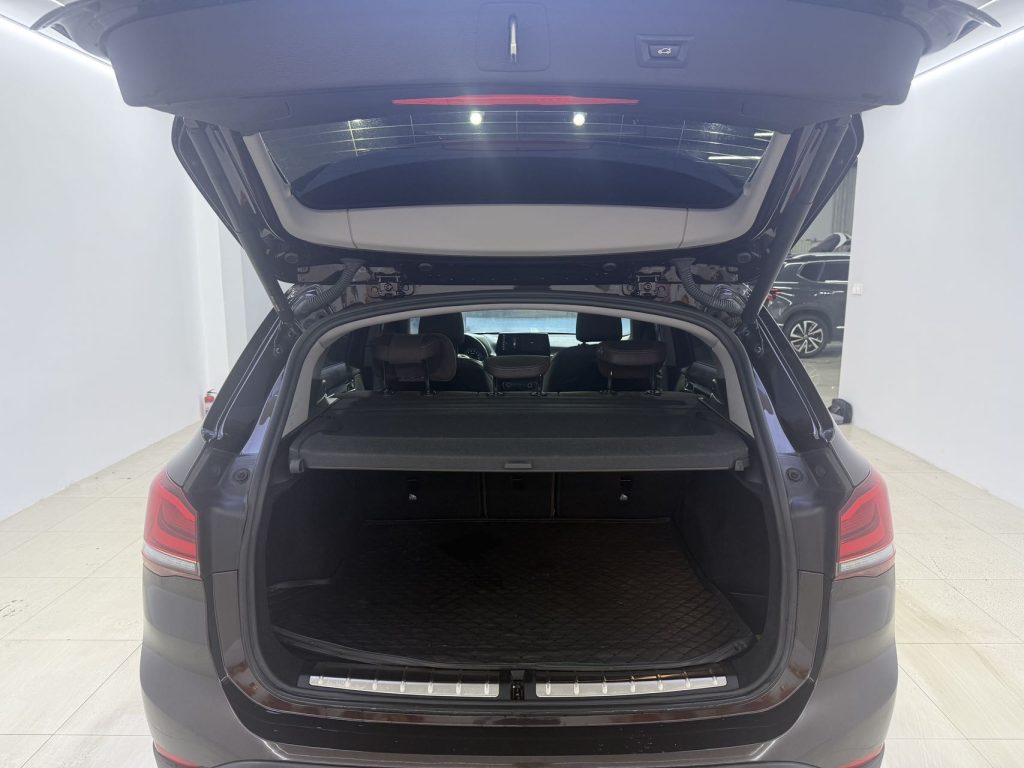 BMW X1 2021 модельного года Facelift sDrive20Li Fashion Edition - Huishida Trading