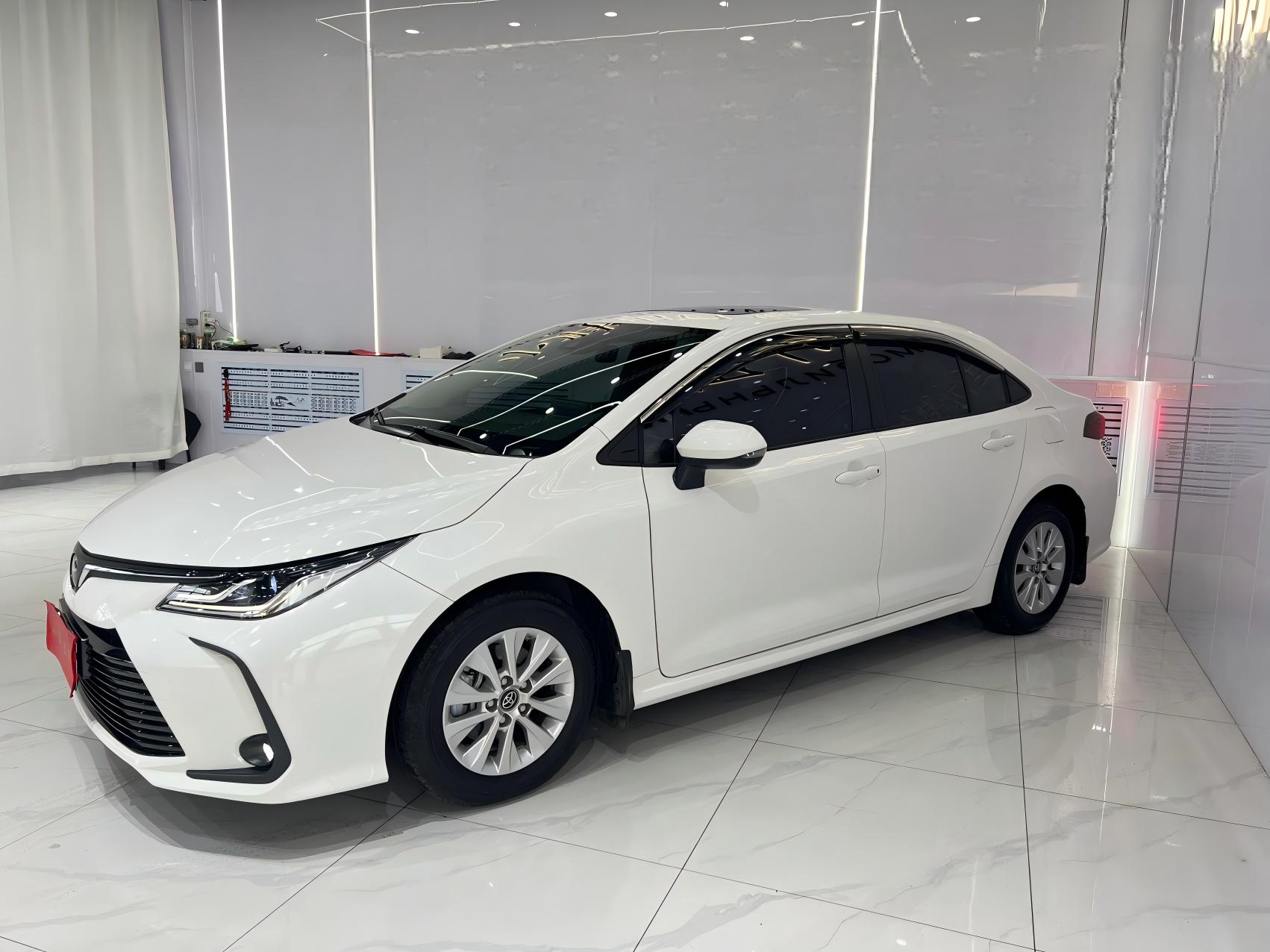 Toyota Corolla 2021 модельного года TNGA 1,5 л CVT Elite Edition